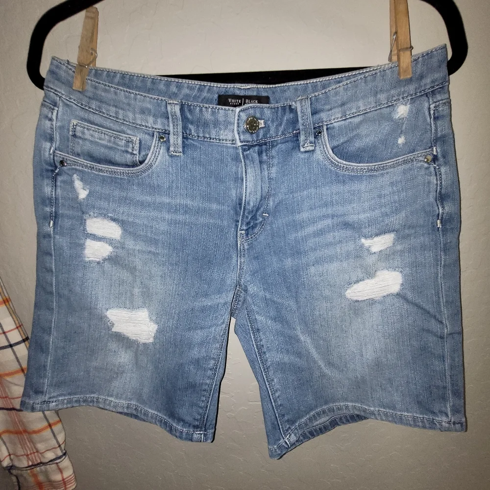 White House Black Market destructed girlfriend jean bermuda shorts - Picture 4 of 15